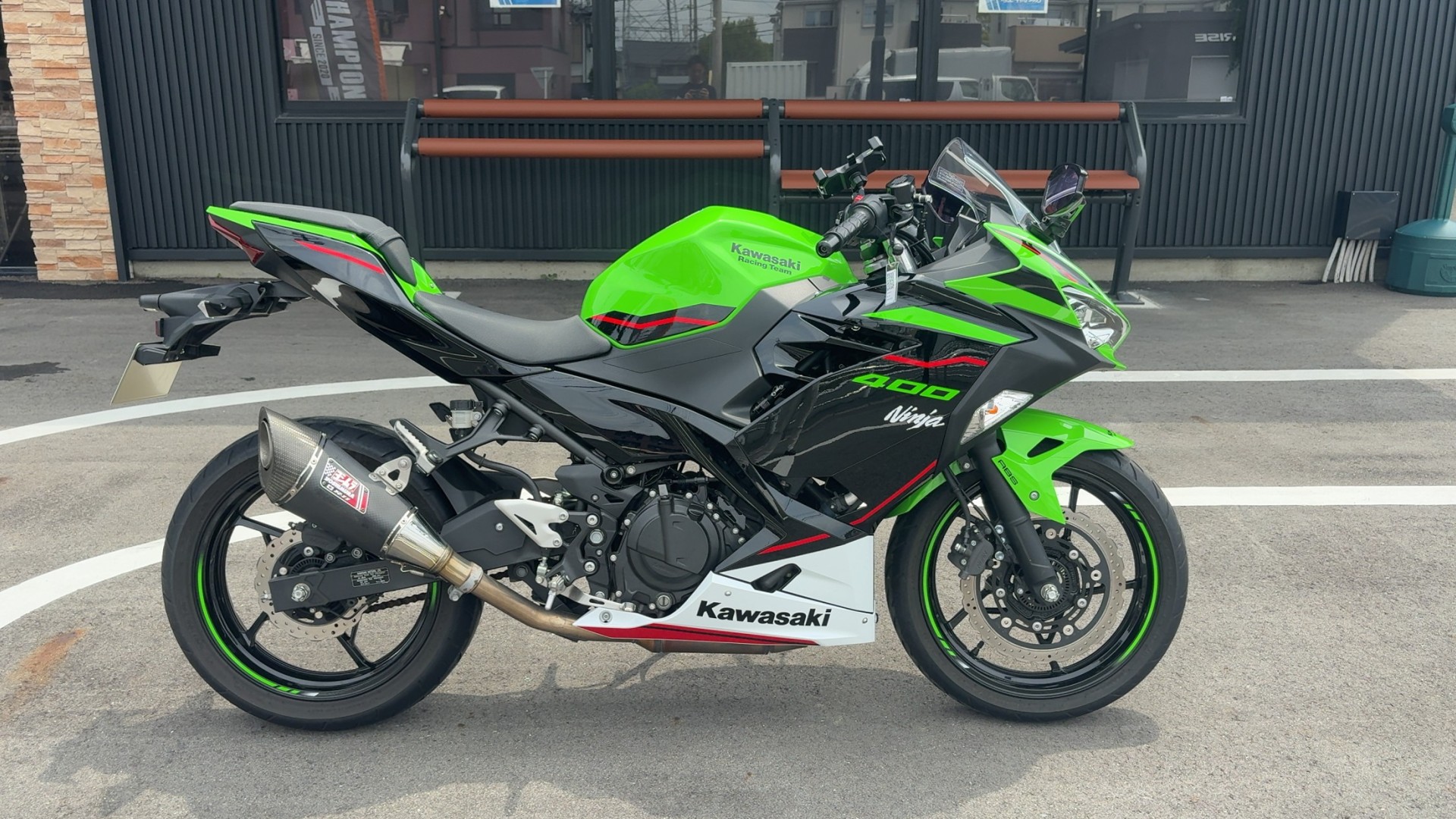 Ninja 400