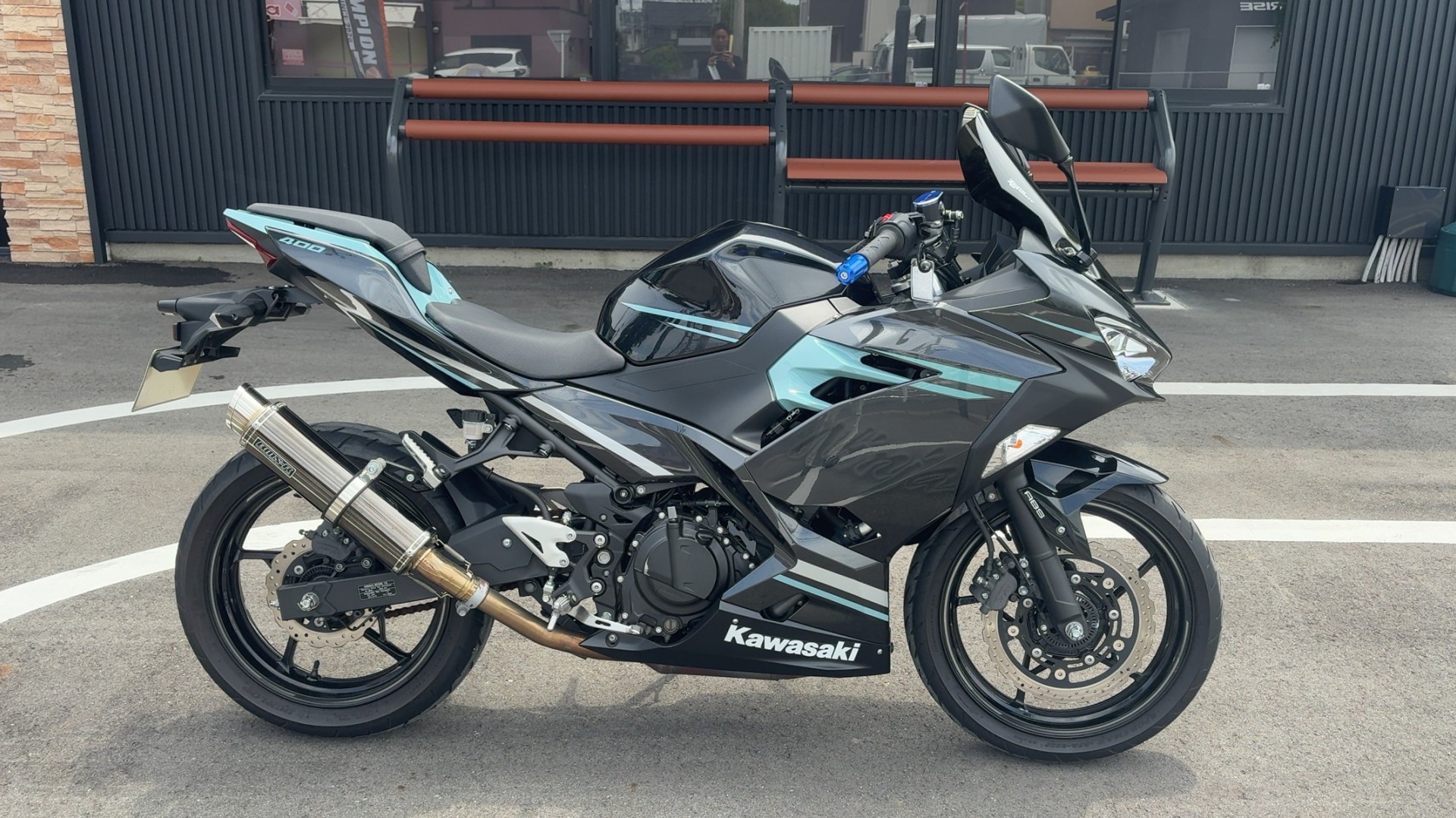 Ninja 400