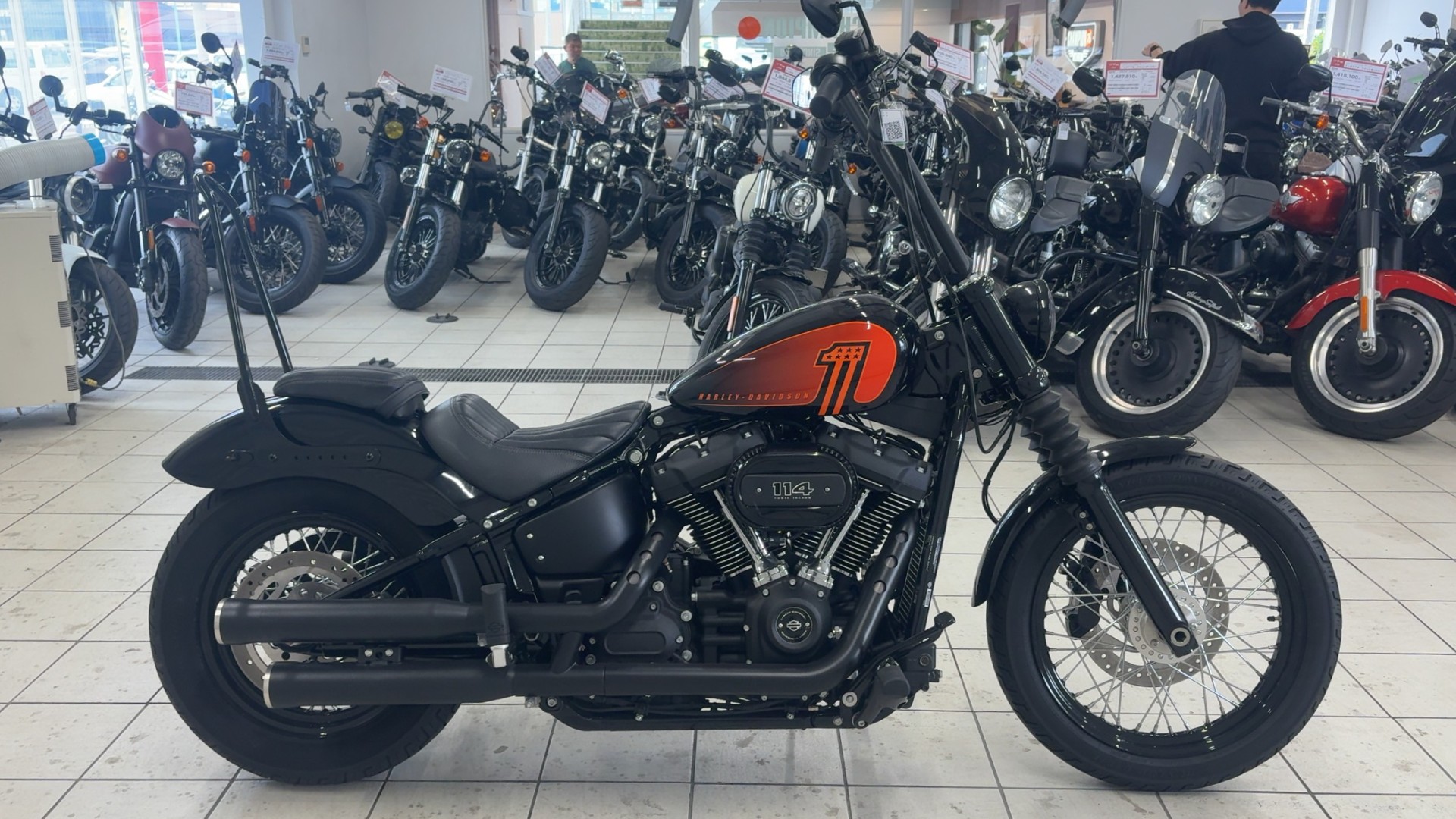 FXBBS Softail Street Bob 114