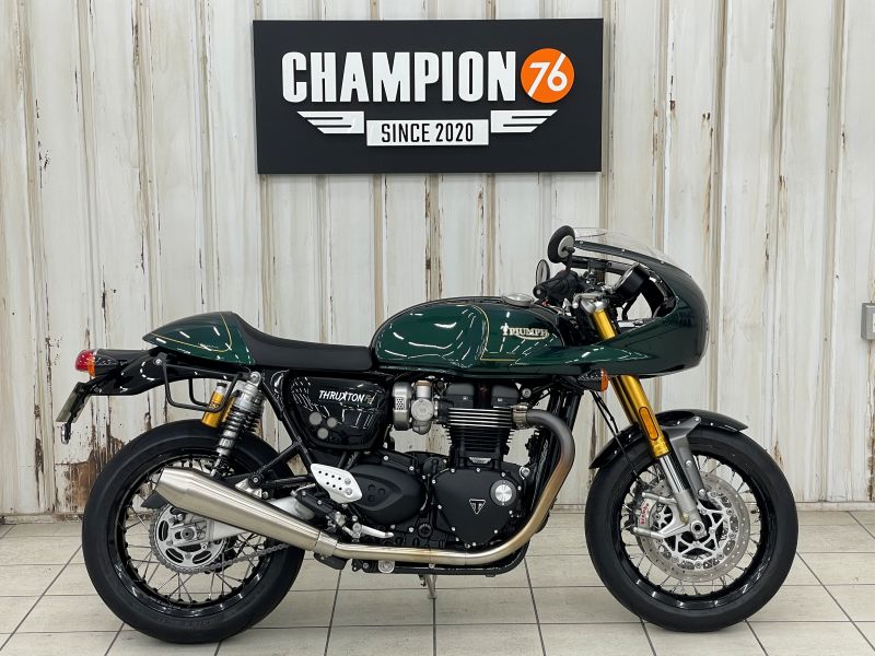 TRIUMPH　スラクストン１２００RS　ファイナルエディション  純正ＯＰロケットカウル　サイドバッグステー　デイトナＵＳＢ電源　ＥＴＣ 