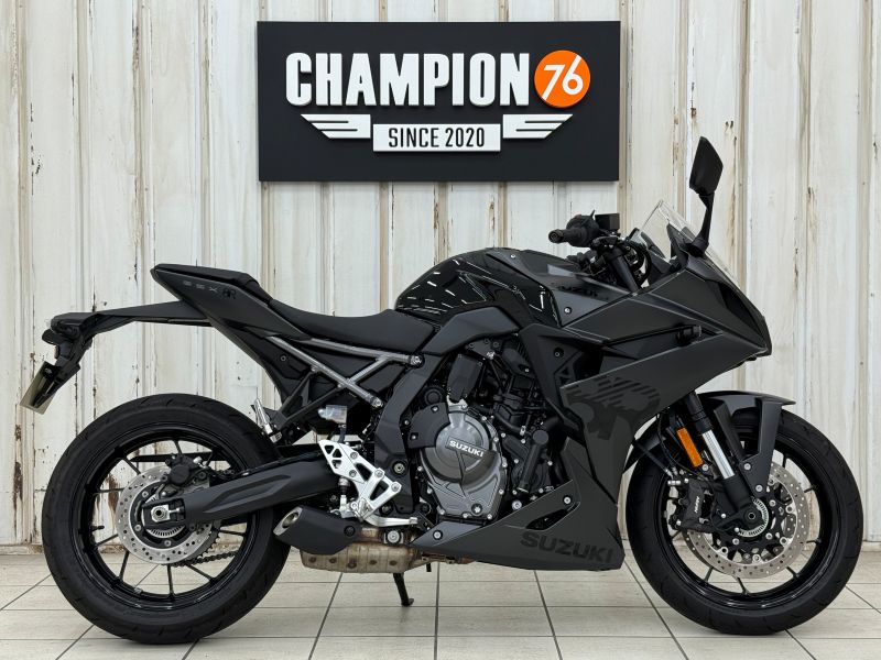 GSX-8R　スペアキー有　ＥＴＣ２．０付き　ＵＳＢ付き　グリップヒーター